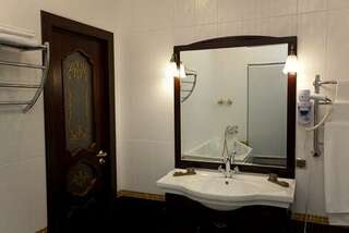 Гостиница Gallery Park Volgograd Волгоград Номер комфорт бизнес с 1 двуспальной кроватью-6