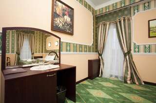 Гостиница Gallery Park Volgograd Волгоград Номер «Комфорт» бизнес-класса с 1 двуспальной кроватью-5
